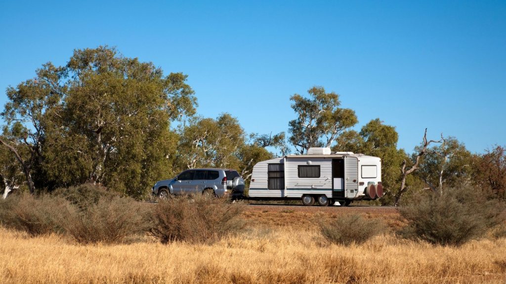 Towing camper