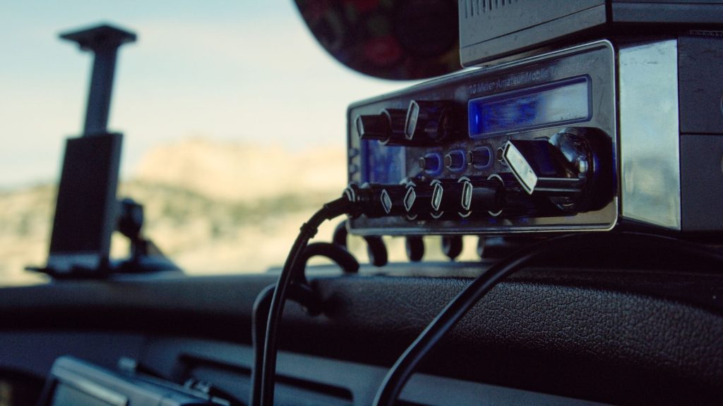 Best CB Radio For Overlanding
