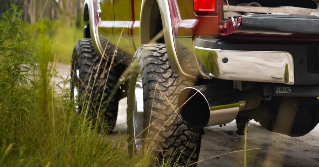 How to Jack Up a Lifted Truck